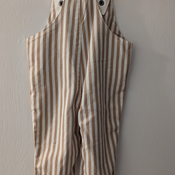 Carter's overalls. Unisex - Picture 2 of 3